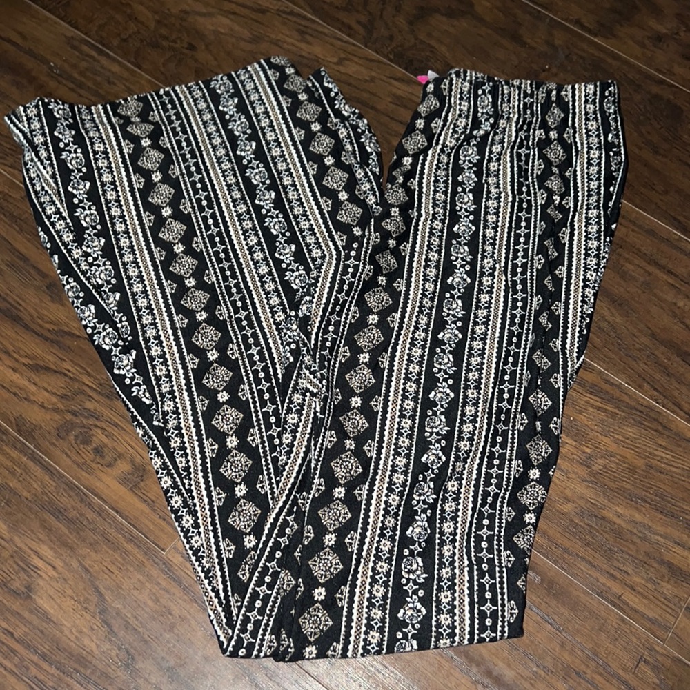 Bell bottom leggings